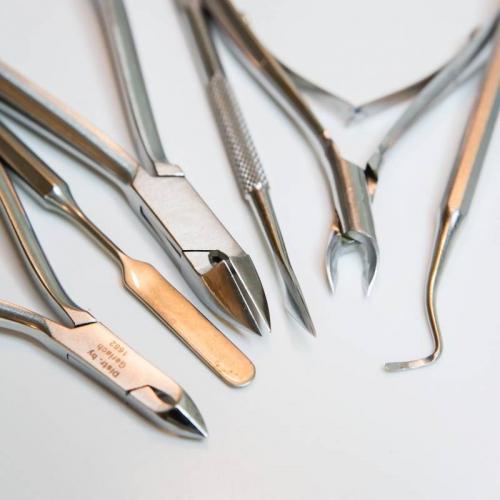 Комбинированный педикюр фото Комбинированный педикюр картинка