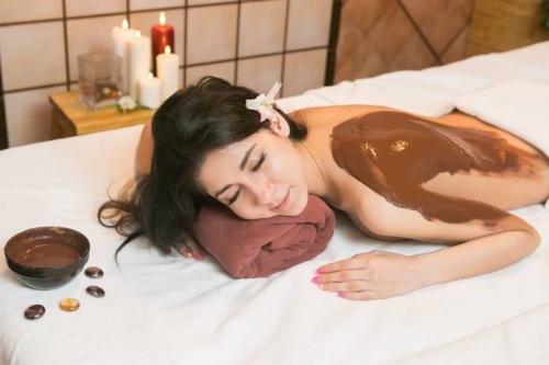 Chocolate massage photo Chocolate massage picture