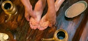 Udwartana massage-scrub photo Udwartana massage-scrub image