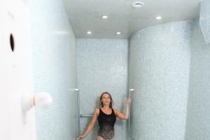 Общеукрепляющий тонизирующий Душ Шарко фото Общеукрепляющий тонизирующий Душ Шарко картинка